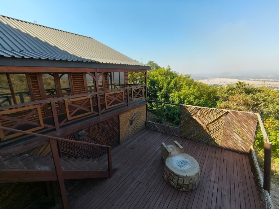 5 Bedroom Property for Sale in Waterkloof A H North West